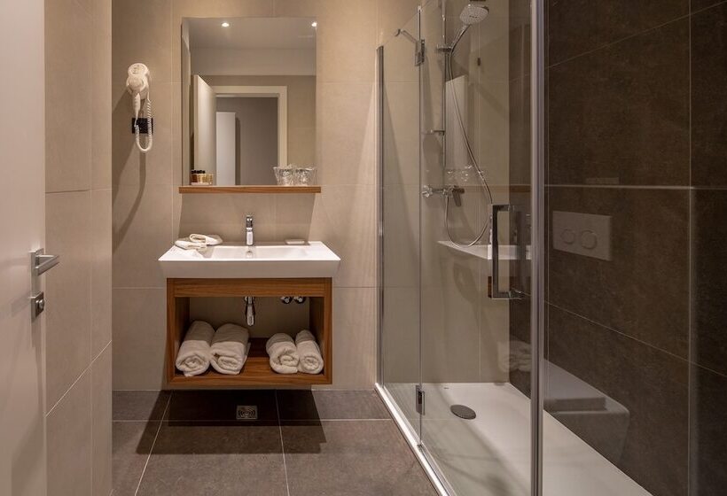 غرفة قياسية, Corona B&b