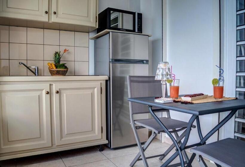 Superior studio with view, Pelican