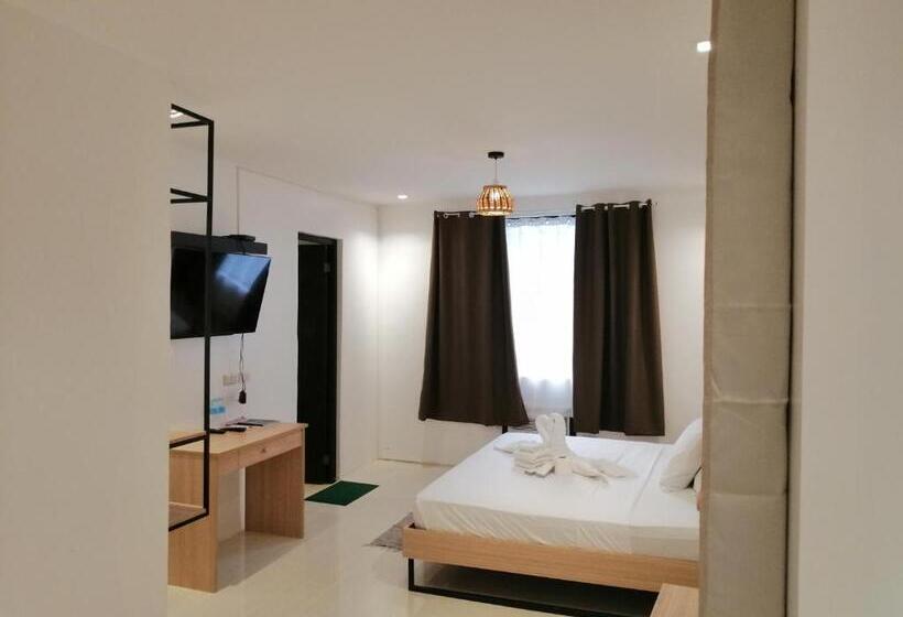 اتاق لوکس با تخت بزرگ, Rupert A Baler