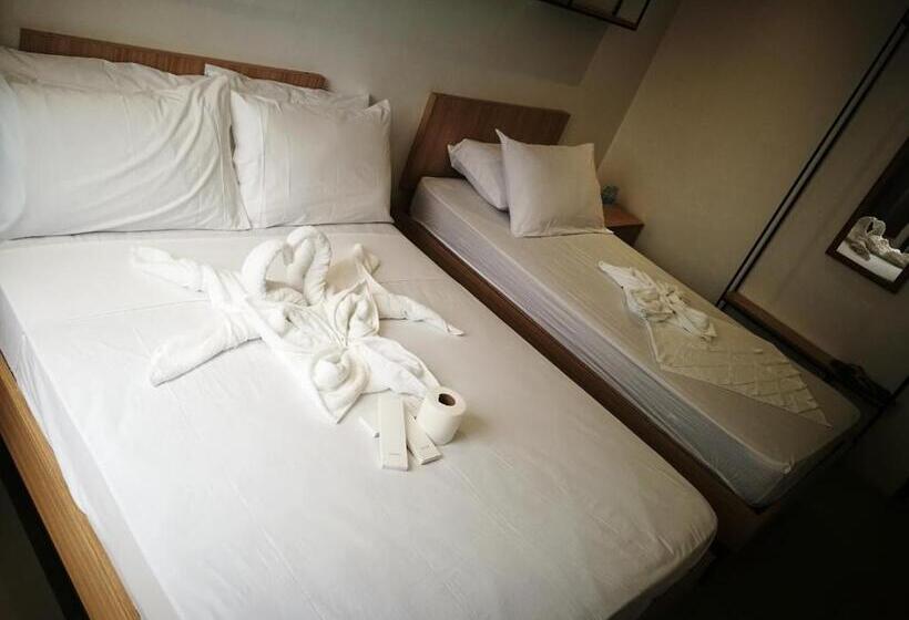 اتاق لوکس سه تخته, Rupert A Baler