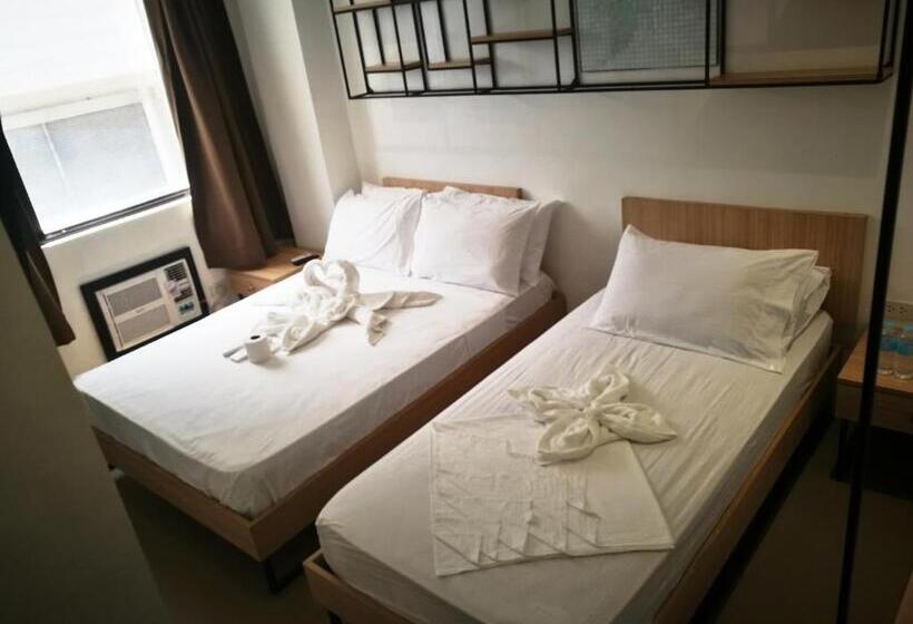 اتاق لوکس سه تخته, Rupert A Baler