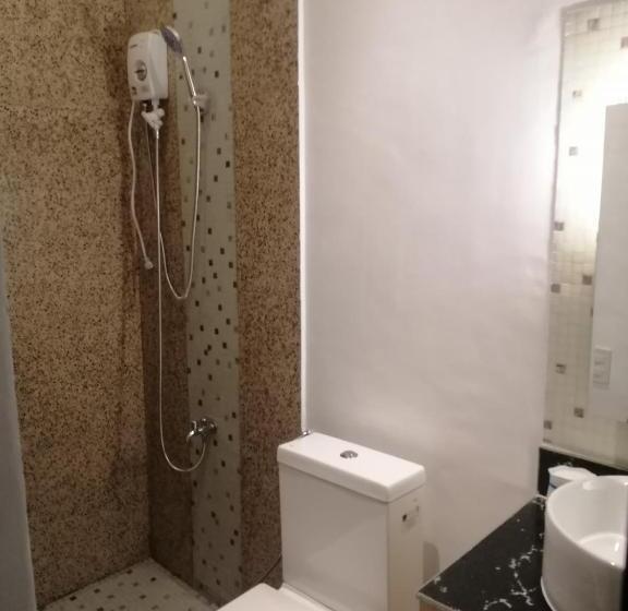 اتاق اکونومی, Rupert A Baler