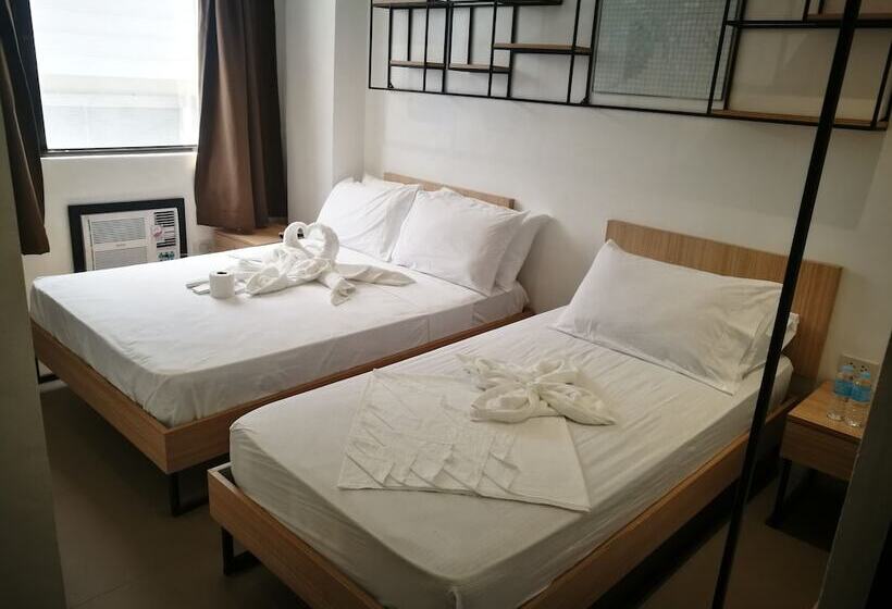 اتاق لوکس سه تخته, Rupert A Baler