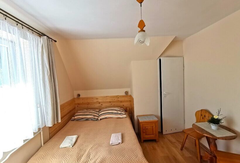 اتاق استاندارد, Willa Senator