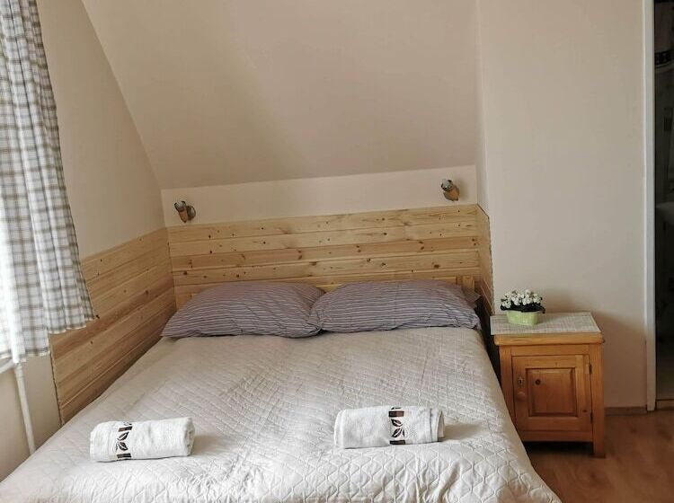 اتاق استاندارد, Willa Senator