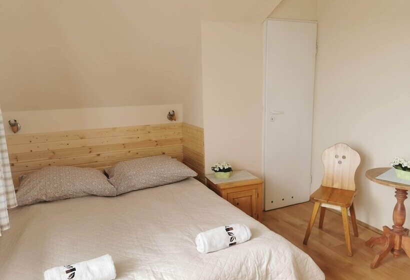 اتاق استاندارد, Willa Senator