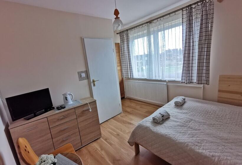 اتاق استاندارد, Willa Senator