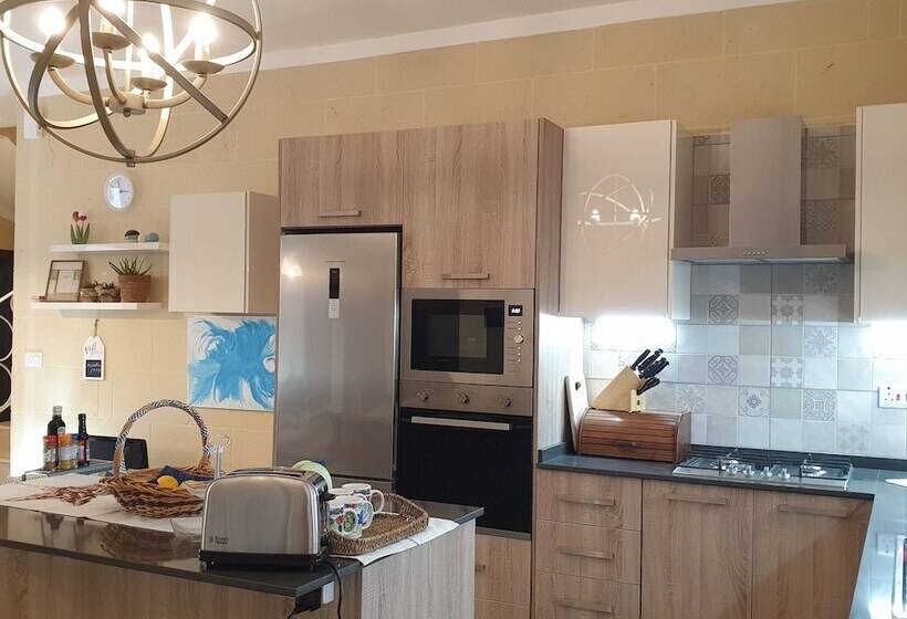 اتاق خانوادگی با سرویس بهداشتی مشترک, Ta  Rosalba B&b