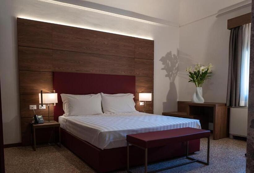 اتاق سوپریور, Palazzo Scamozzi