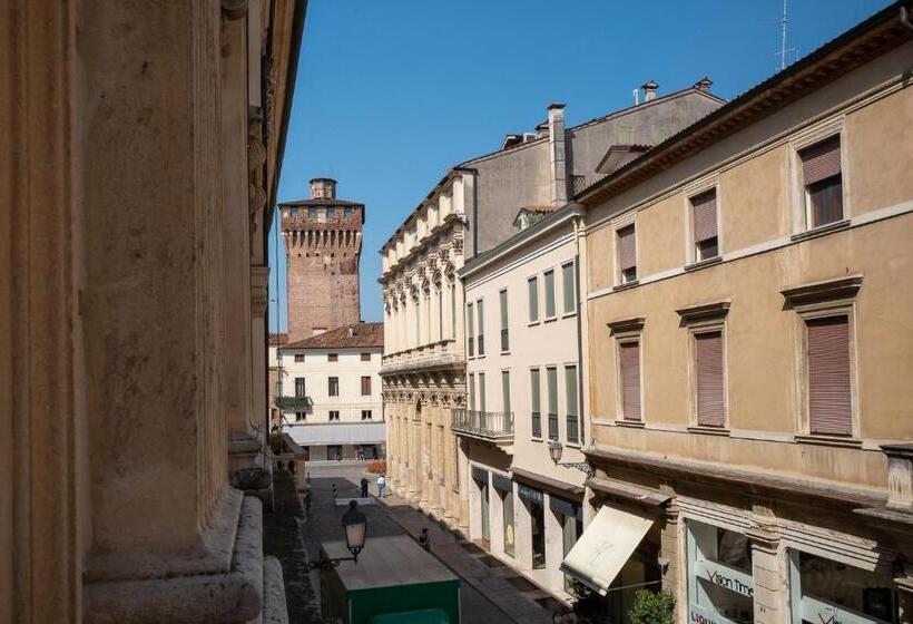 سوییت جونیور, Palazzo Scamozzi