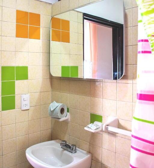 Standard Szoba, Flamingos