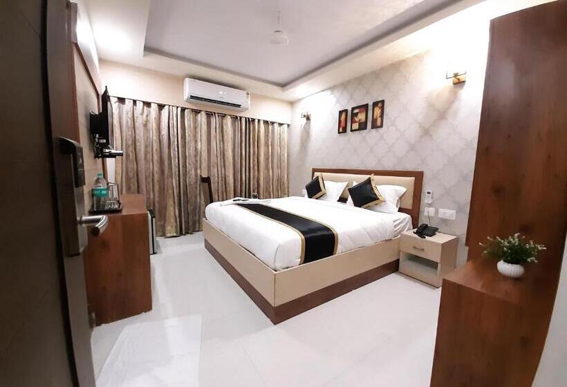 Camera Premium, Liza Regency