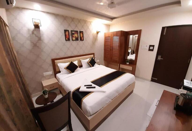 Camera Premium, Liza Regency