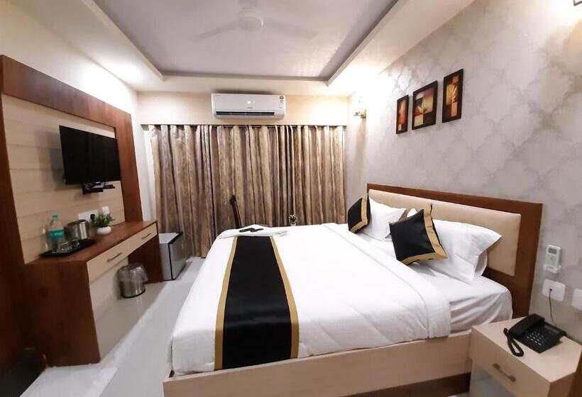 Camera Deluxe, Liza Regency