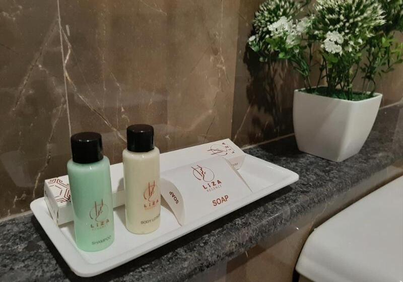 Camera Premium, Liza Regency