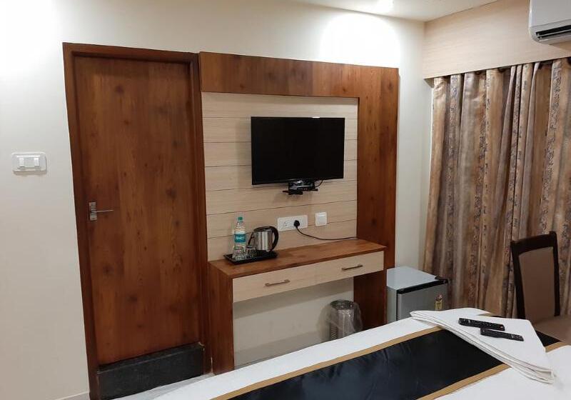 Camera Premium, Liza Regency