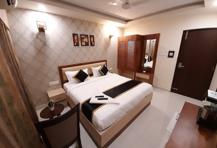 Camera Premium, Liza Regency