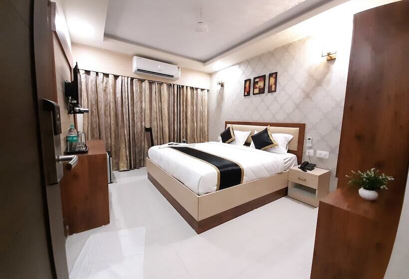 Camera Premium, Liza Regency