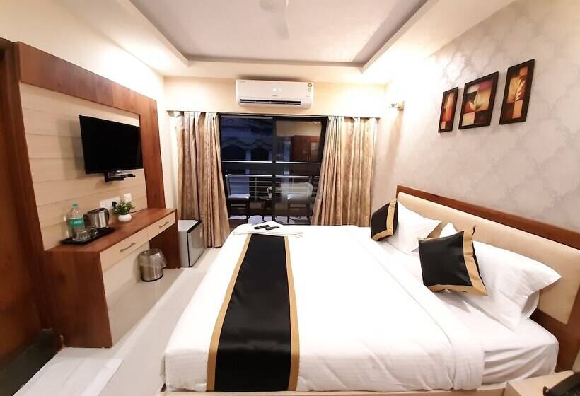 Camera Deluxe, Liza Regency