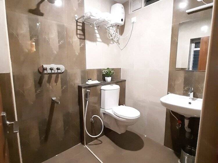 Трехместный Номер Deluxe, Liza Regency