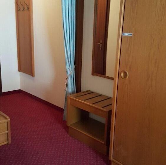 חדר סטנדרט יחיד, Hôtel Des Trois Rois