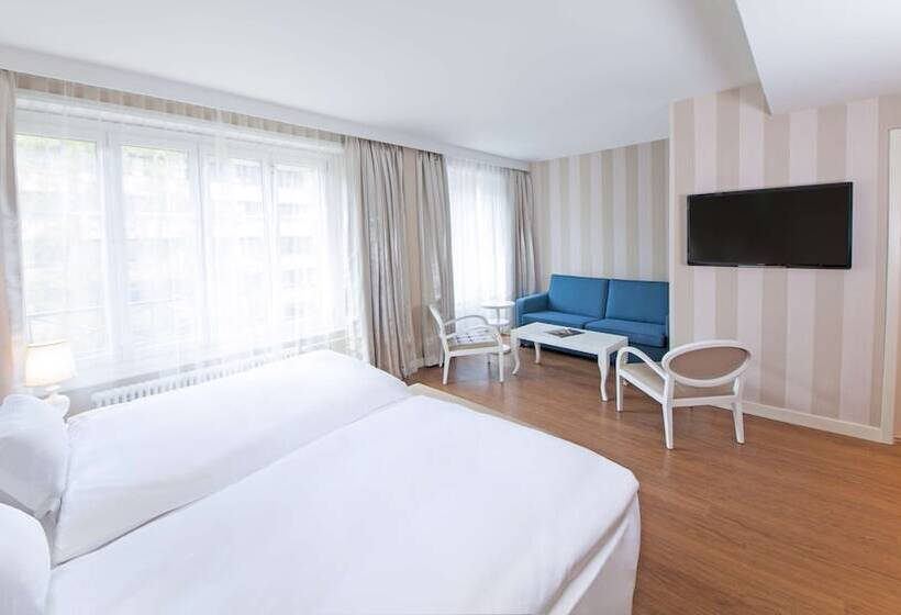 Superior-Zimmer, Geneva By Fassbind