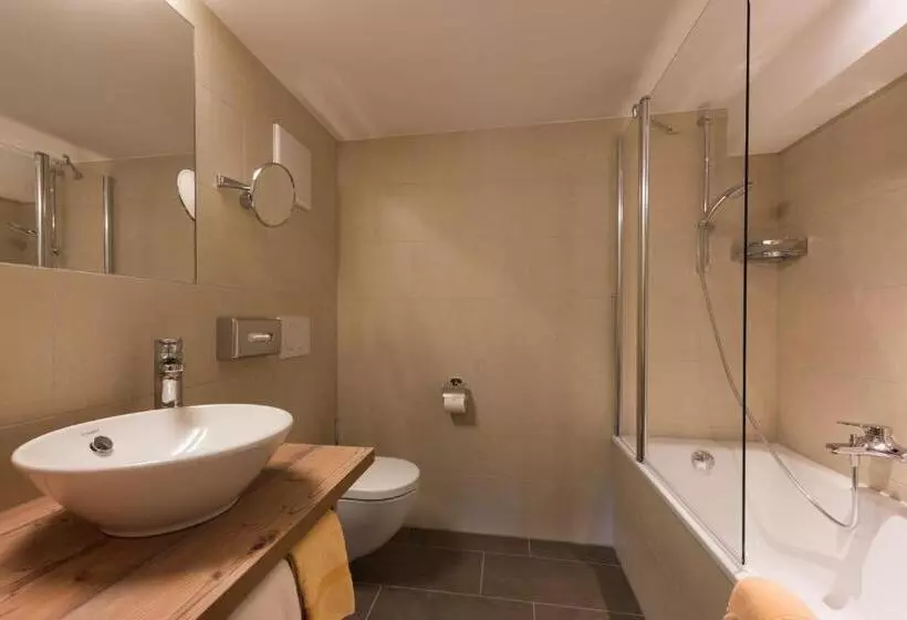 Standard Triple Room, Restaurant Hirschen