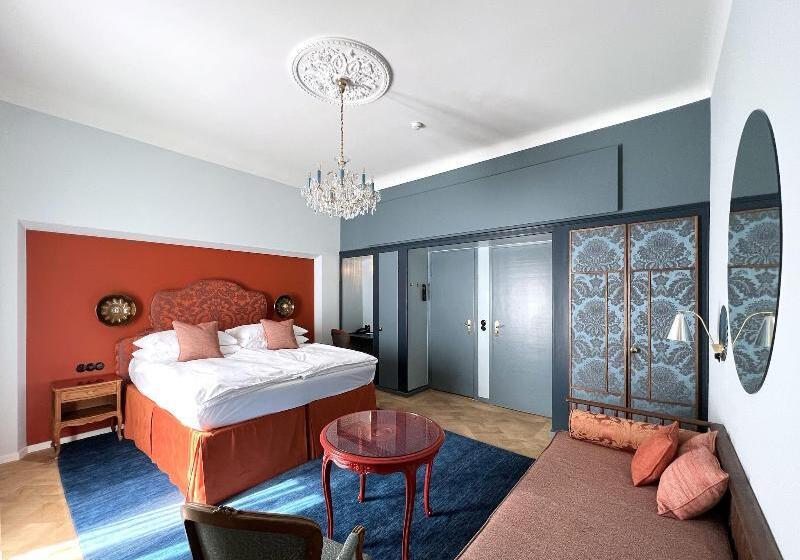 اتاق سوپریور, Europe