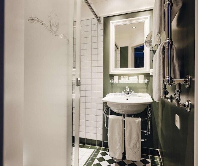 سوییت جونیور, Europe