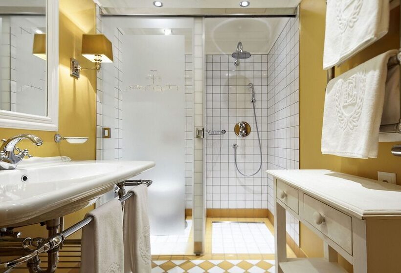 سوییت جونیور, Europe