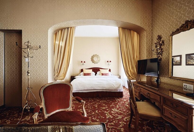 سوییت جونیور, Europe