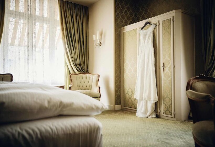 سوییت جونیور, Europe