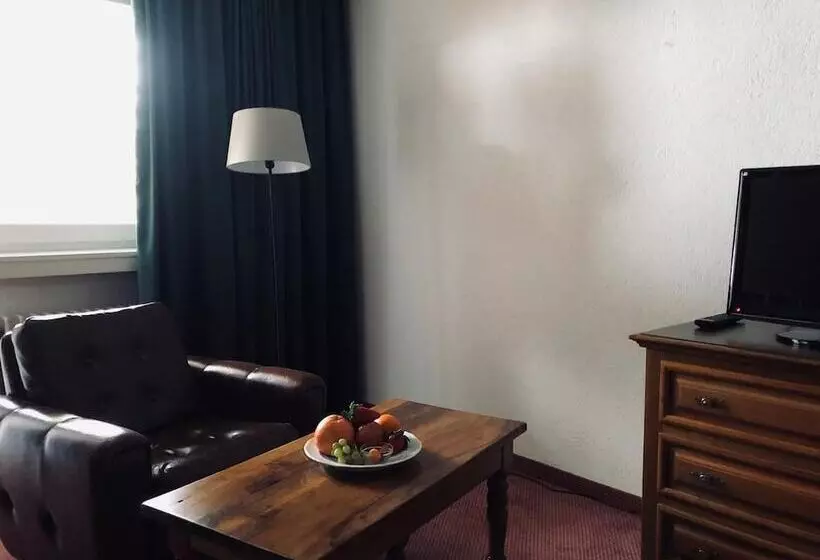 اتاق استاندارد با چشمانداز کوهستان, Regina Terme