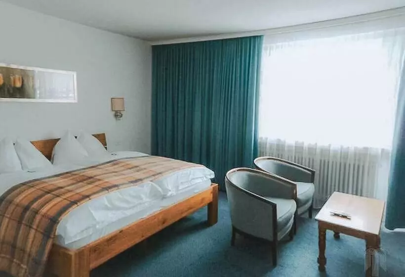 اتاق استاندارد با چشمانداز کوهستان, Regina Terme