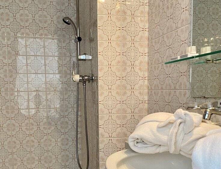 סוויטה משפחתית 2 חדרי שינה, Regina Terme