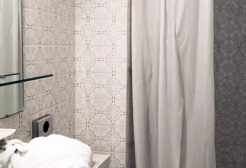 سوئیت خانواده 2 خوابه, Regina Terme