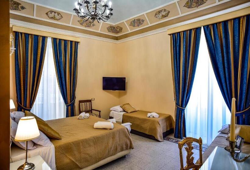 اتاق لوکس سه تخته, Palazzo Degli Affreschi