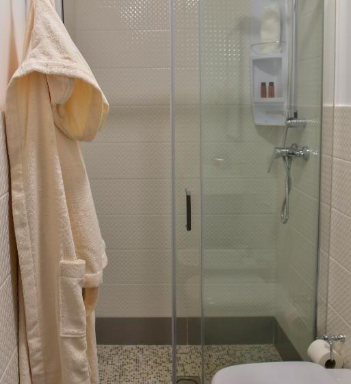 اتاق لوکس چهار تخته, Palazzo Degli Affreschi