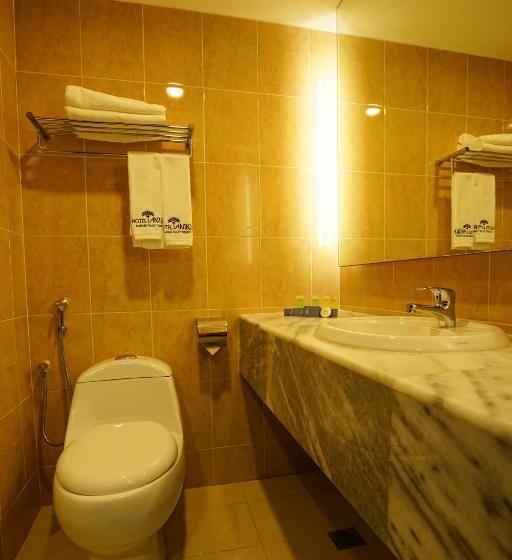 غرفة ديلوكس عائلية, Anika