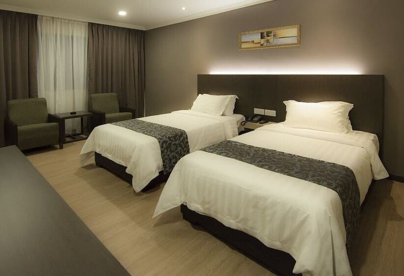 غرفة ديلوكس, Anika