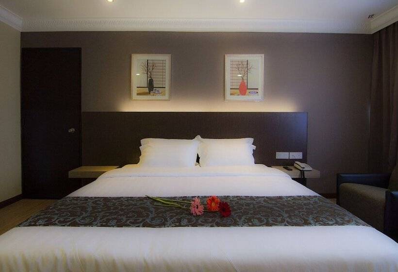 غرفة ديلوكس, Anika