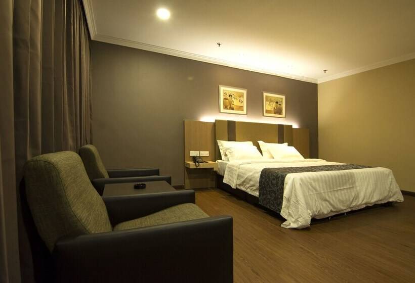 غرفة ديلوكس, Anika