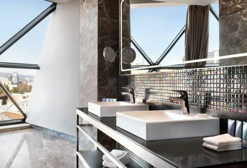 プレジデントスイートルーム, Wyndham Grand Tbilisi