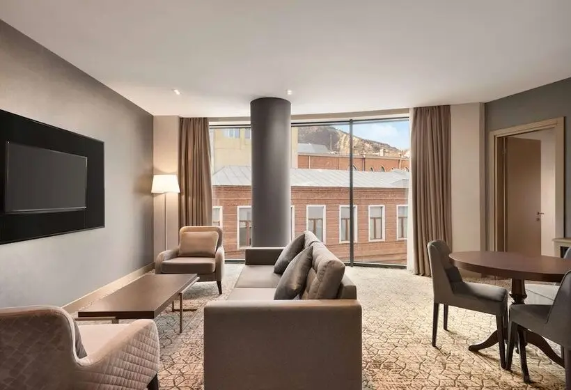 クラブスイート, Wyndham Grand Tbilisi