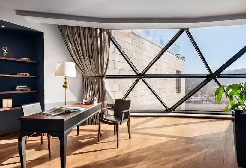プレジデントスイートルーム, Wyndham Grand Tbilisi