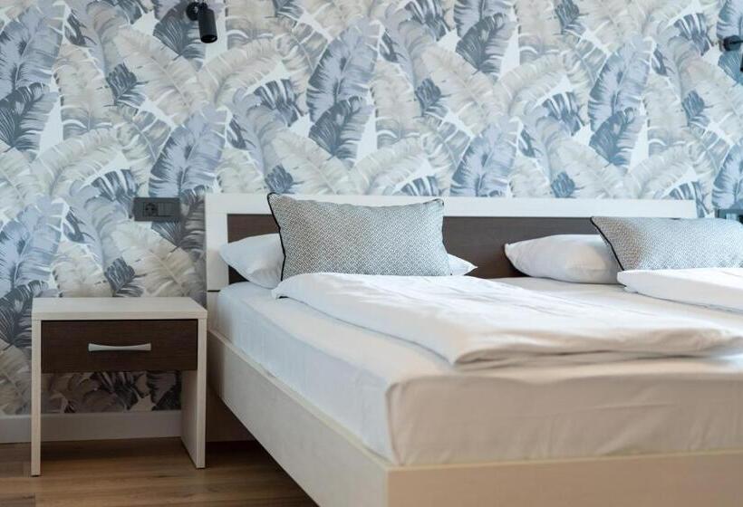 Апартаменты 2 Спальни с Балконом, Apartments Amigos