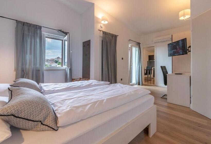 Апартаменты 1 Спальня, Apartments Amigos