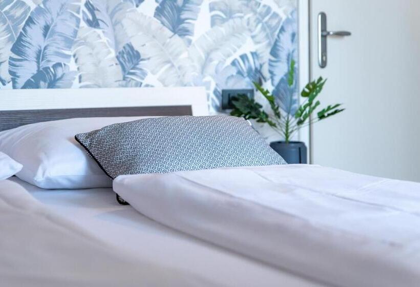 Номер Стандарт с Балконом, Apartments Amigos