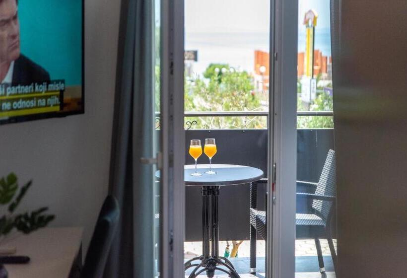 Номер Стандарт с Балконом, Apartments Amigos