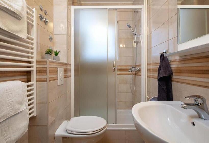 Семейный Номер, Apartments Amigos